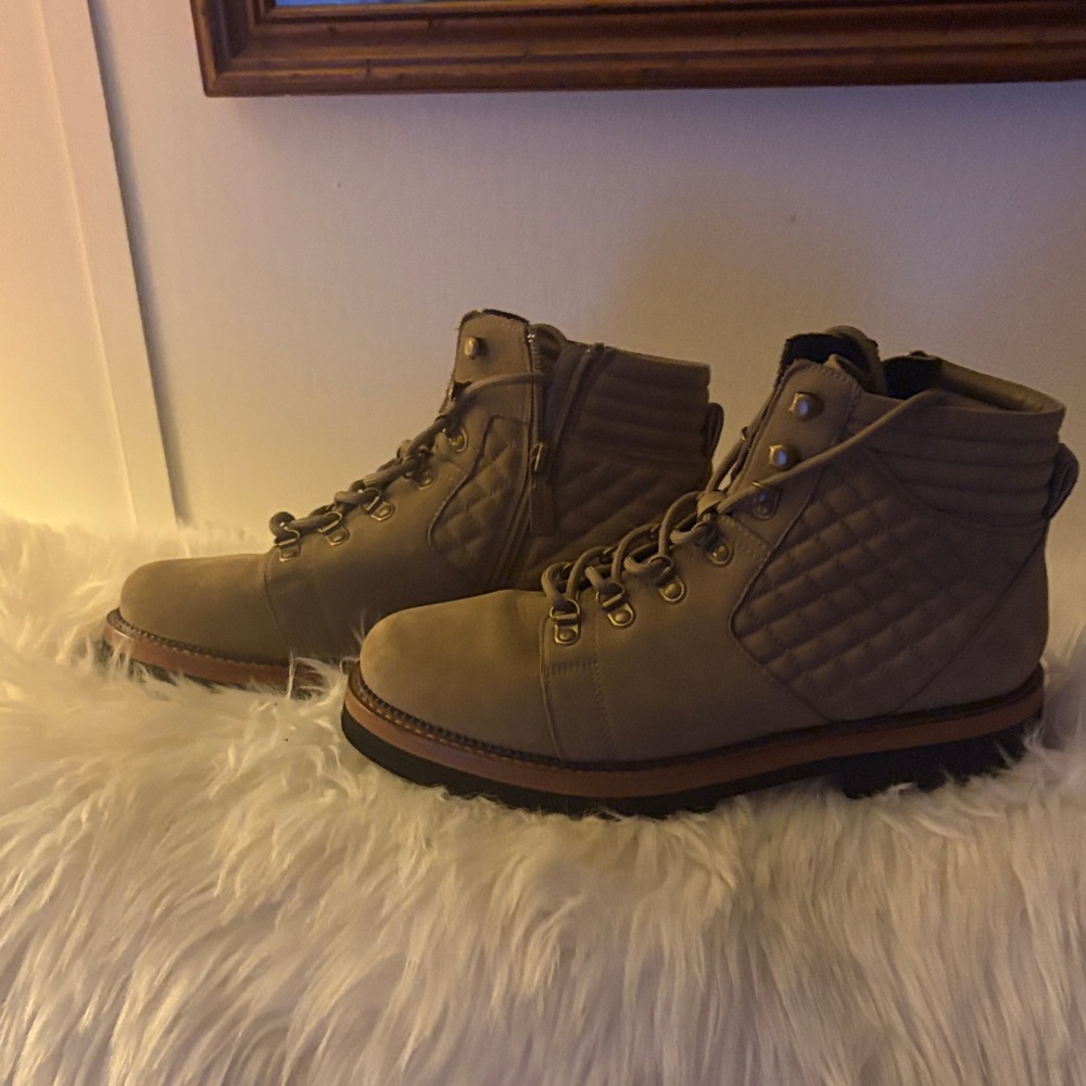 Blondo Men's Beige Quilted Boots